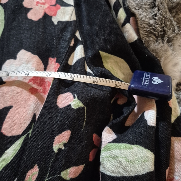 Floral Black Jacket - Picture 4 of 4